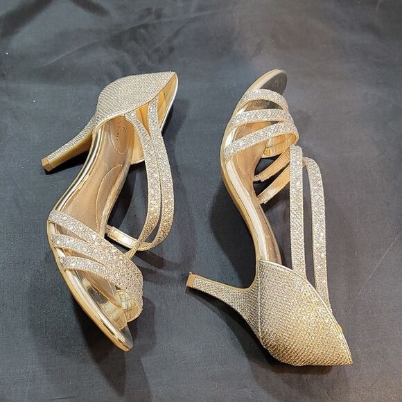 BANDOLINO JEWEL STUDDED ROUND OPEN-TOE HEEL SANDAL - Picture 12 of 15